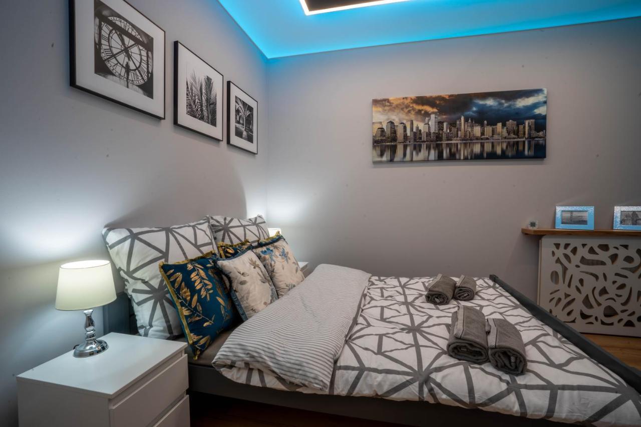 New Apartament Vip Blue Warszawa+Parking Wola Mrokowska Exterior photo