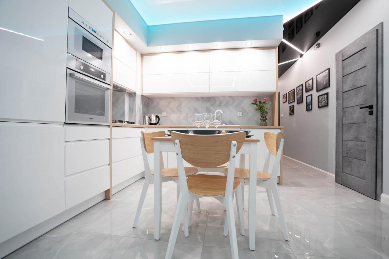 New Apartament Vip Blue Warszawa+Parking Wola Mrokowska Exterior photo